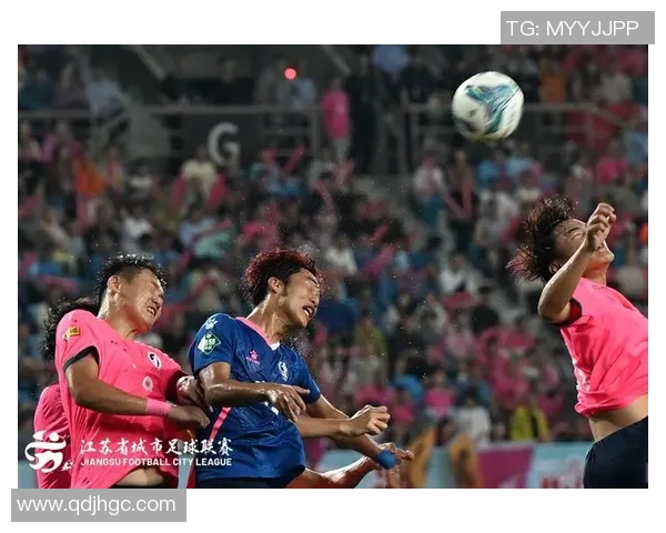 足球巨星闪耀赛场精彩瞬间回顾震撼视频合集尽享激情与荣耀